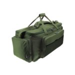Una bolsa de transporte gigante de color verde oliva con un compartimento principal aislado y tres bolsillos externos con cremallera para guardar varios objetos.